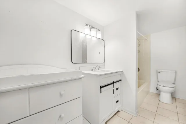 $359,900 | 372 White Tail Drive, Grayslake, IL 60030