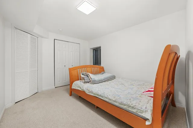 $359,900 | 372 White Tail Drive, Grayslake, IL 60030