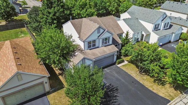 $359,900 | 372 White Tail Drive, Grayslake, IL 60030