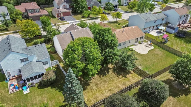 $359,900 | 372 White Tail Drive, Grayslake, IL 60030