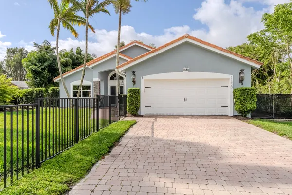 $1,000,000 | 11420 Northwest 26th Street, Plantation, FL 33323