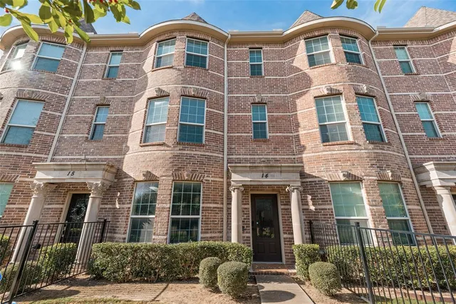 $2,395 | 2500 Rockbrook Drive, Unit C14, Lewisville, TX 75067