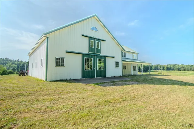 $693,700 | 40790 Head Island Road, Clayton, NY 13624