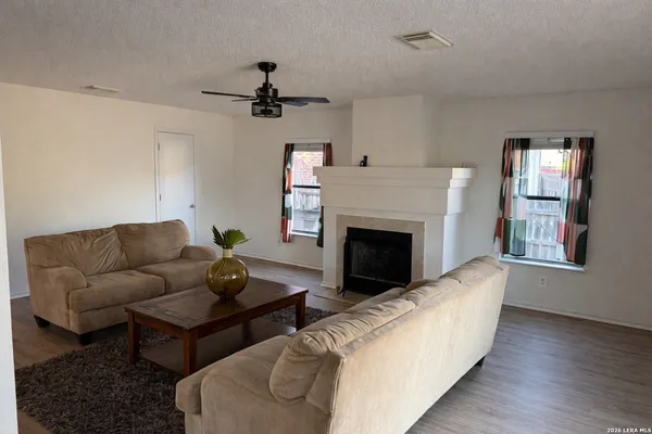 $2,400 | 7306 Northallerton, Converse, TX 78109