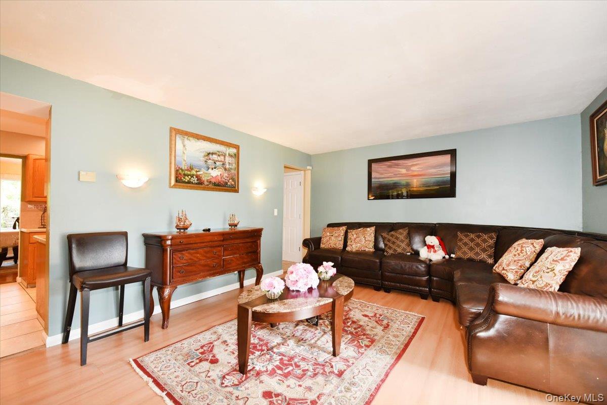 22 Chatham Road Commack, NY 11725 - Photo 17 of 37
