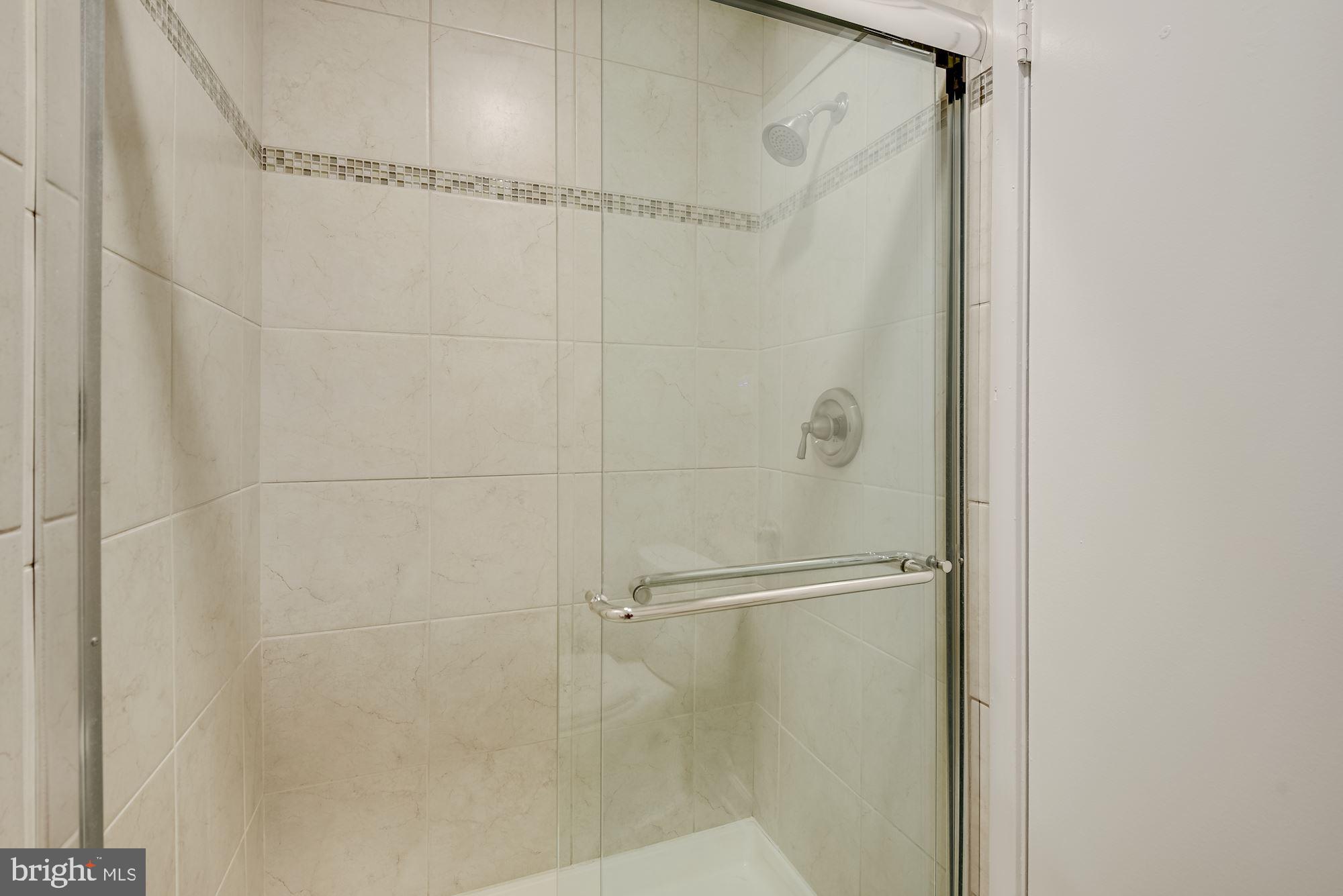 5234 Pooks Hill Road Bethesda, MD 20814 - Photo 18 of 27 Owner's bath