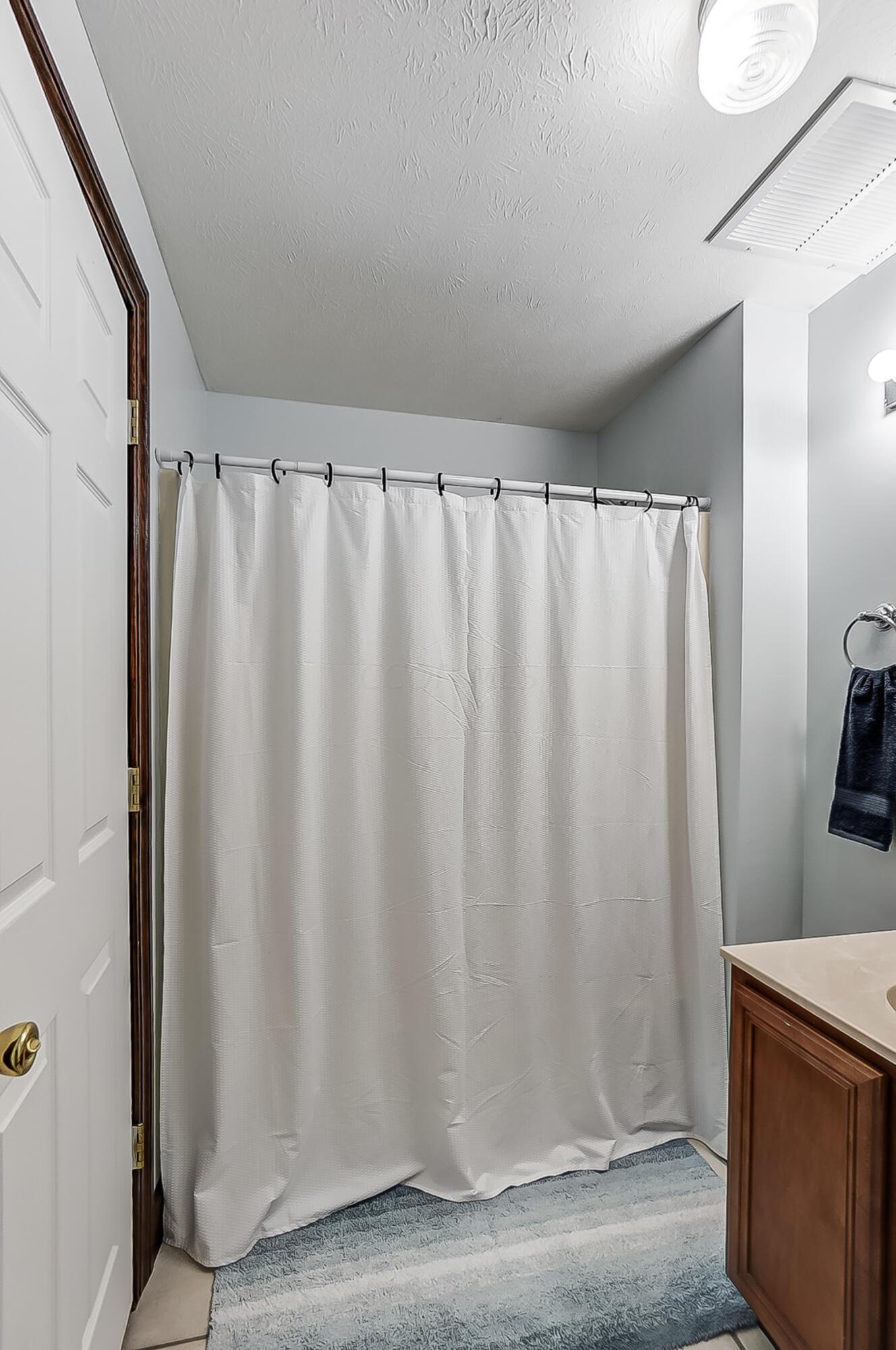 4477 Hollwood Road Springfield, OH 45502 - Photo 45 of 55 044