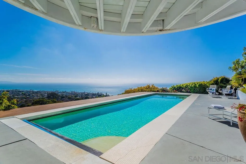 925 Havenhurst Drive La Jolla, CA 92037 - Photo 14 of 17 a view of a terrace with outdoor space