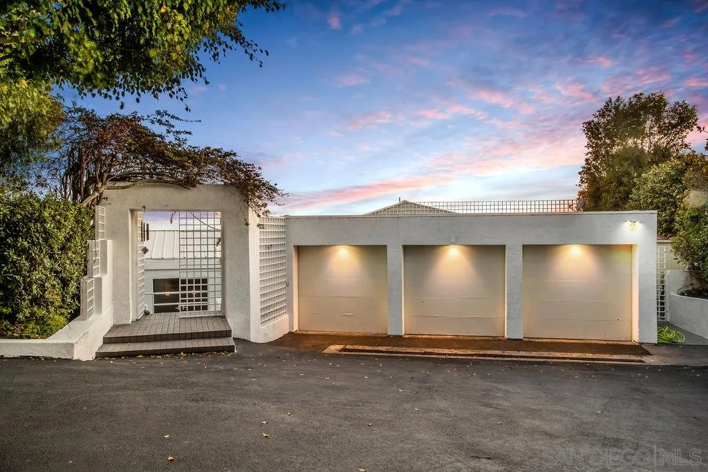 925 Havenhurst Drive La Jolla, CA 92037 - Photo 3 of 17 front view of a house with a garage
