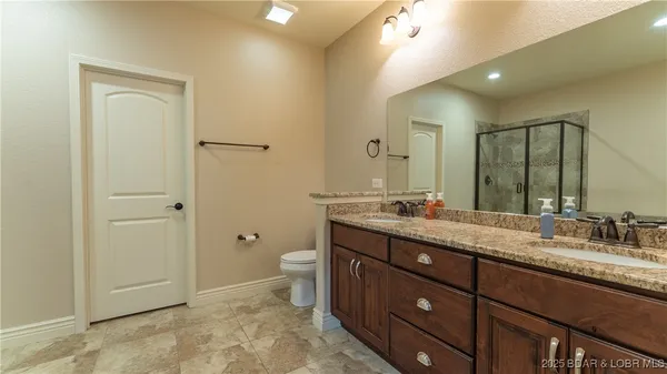 $524,900 | 412 Country Ridge Drive, Camdenton, MO 65020