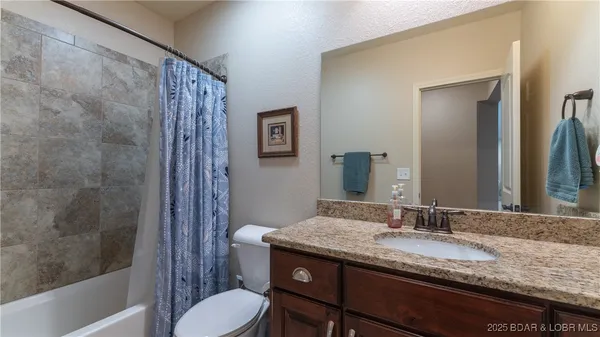 $524,900 | 412 Country Ridge Drive, Camdenton, MO 65020