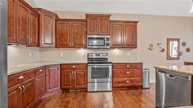 $524,900 | 412 Country Ridge Drive, Camdenton, MO 65020