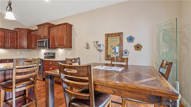 $524,900 | 412 Country Ridge Drive, Camdenton, MO 65020