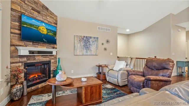 $524,900 | 412 Country Ridge Drive, Camdenton, MO 65020