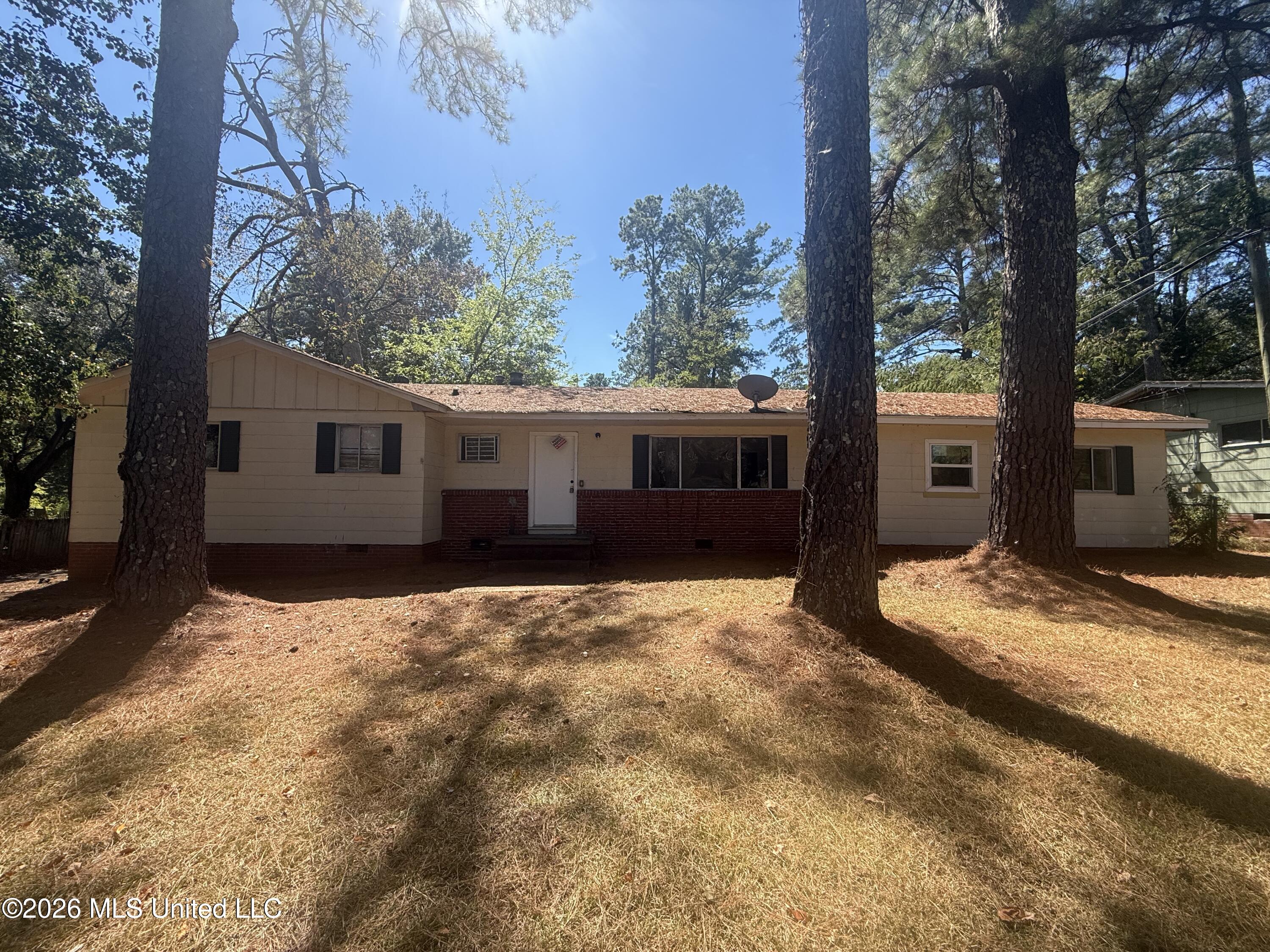 905 Raymond Road Jackson, MS 39204 - Photo 1 of 12 IMG_4624