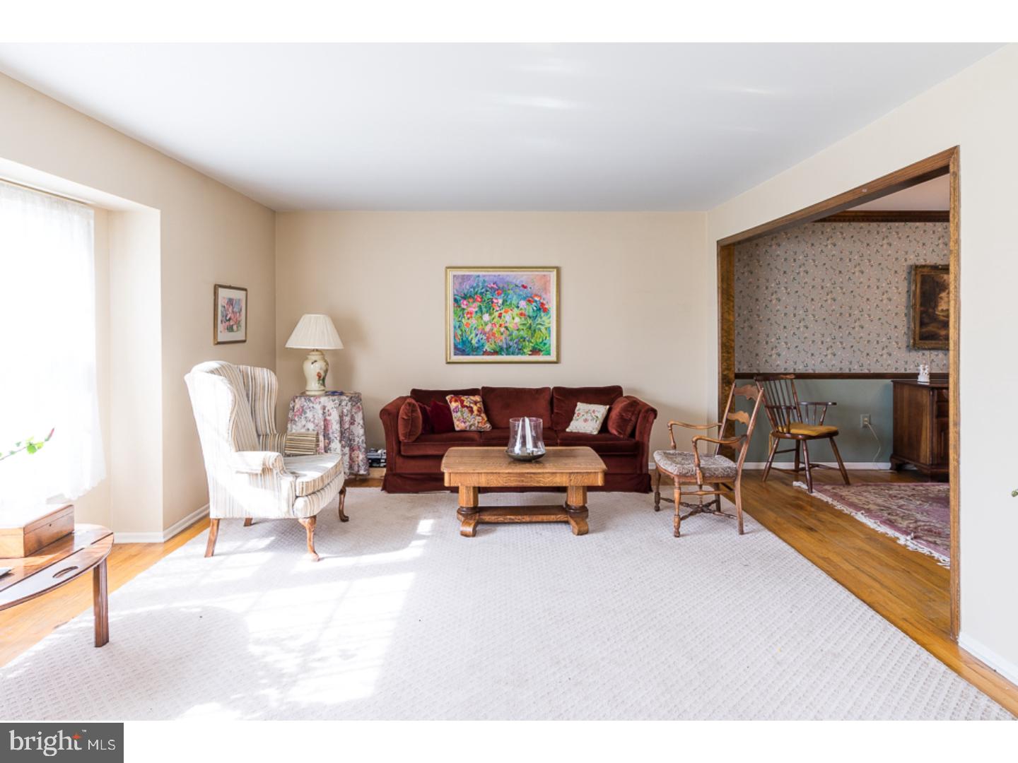 33 Tar Heels Road Trenton, NJ 08619 - Photo 4 of 24 Living Room