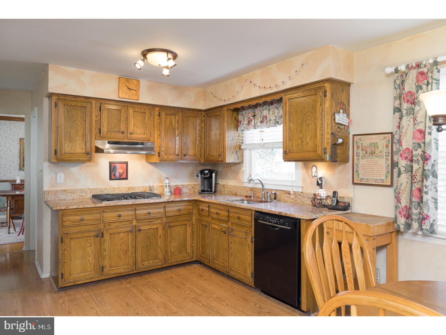 33 Tar Heels Road Trenton, NJ 08619 - Photo 9 of 24 Kitchen