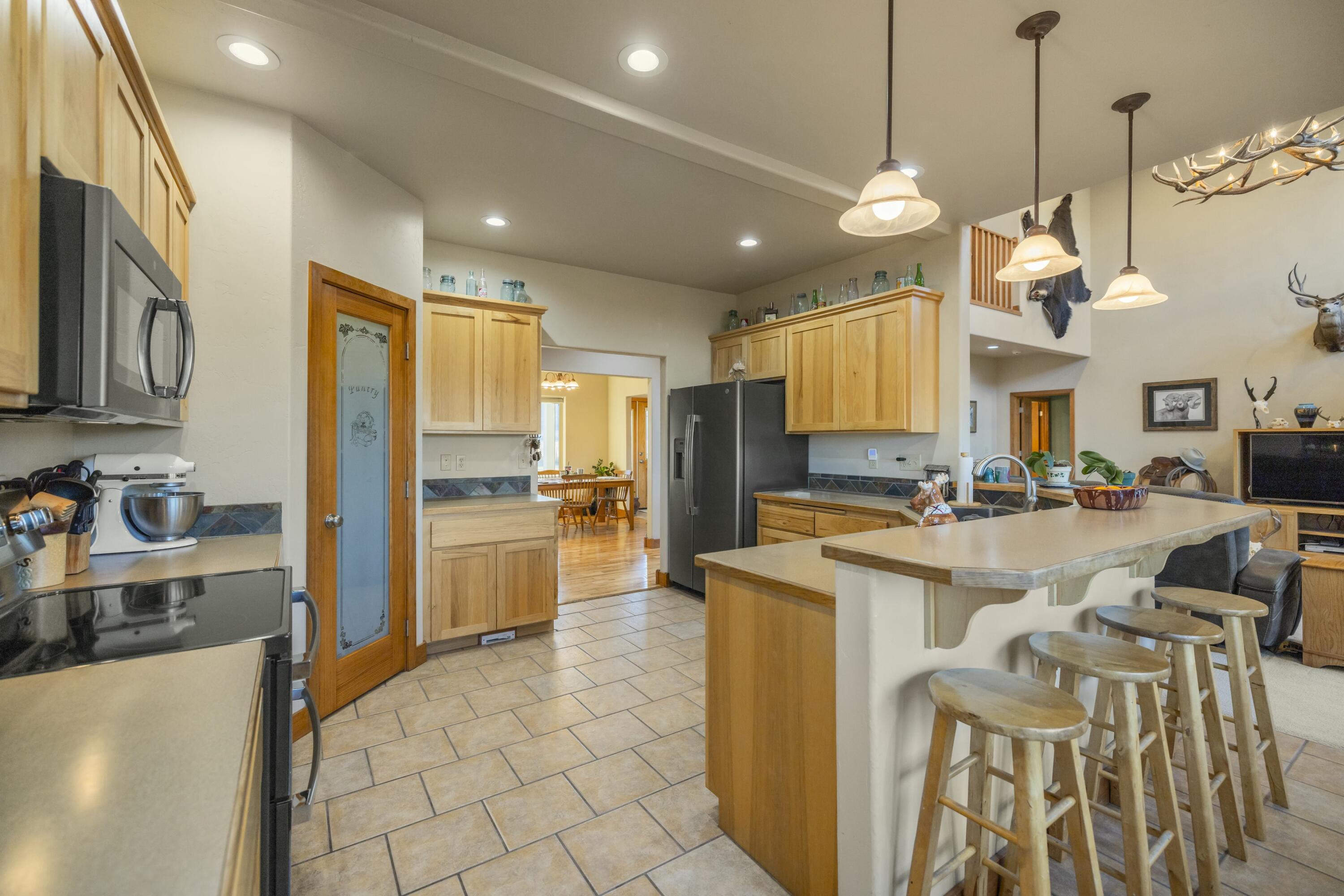 11251 Crystal Springs Road Klamath Falls, OR 97603 - Photo 8 of 64 kitchen