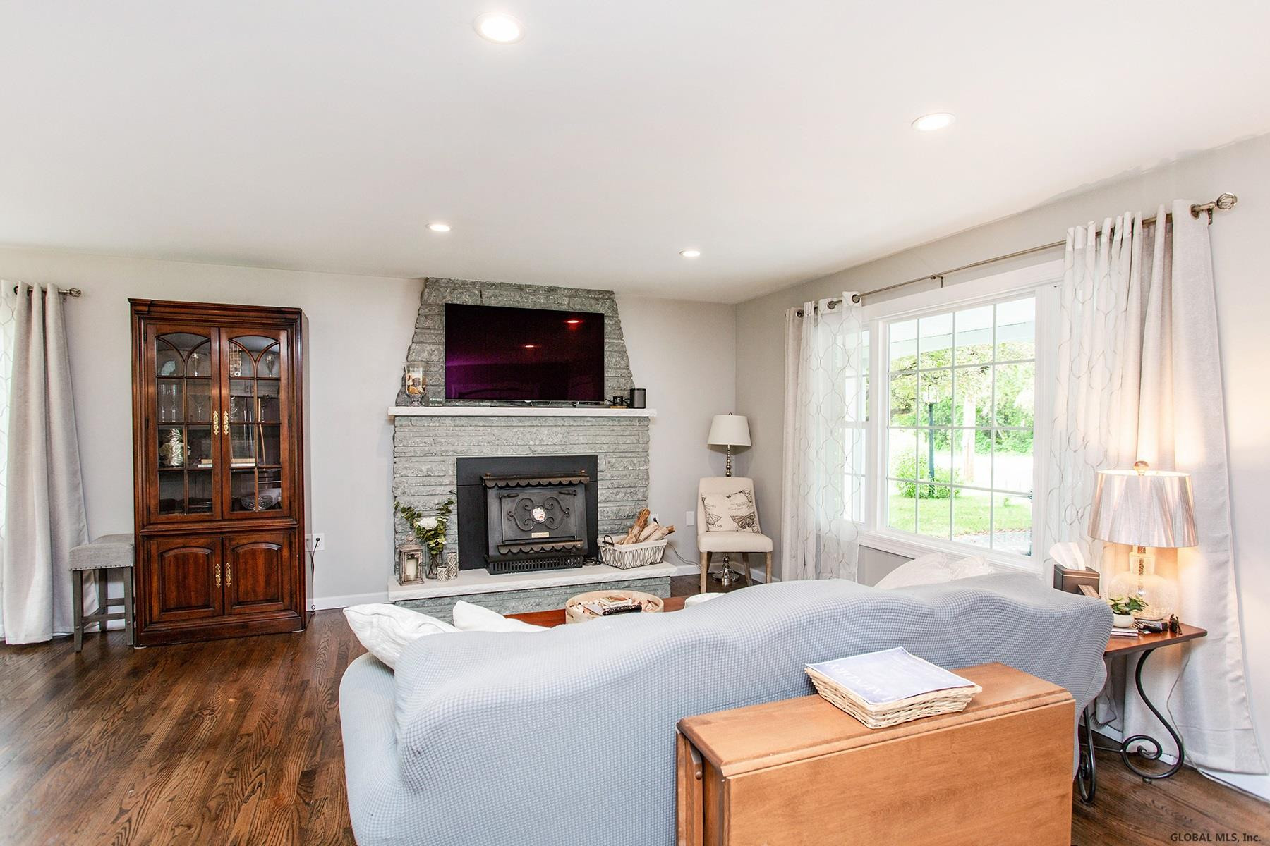 4 Locust Grove Road Saratoga Springs, NY 12866 - Photo 11 of 37 Photo 11