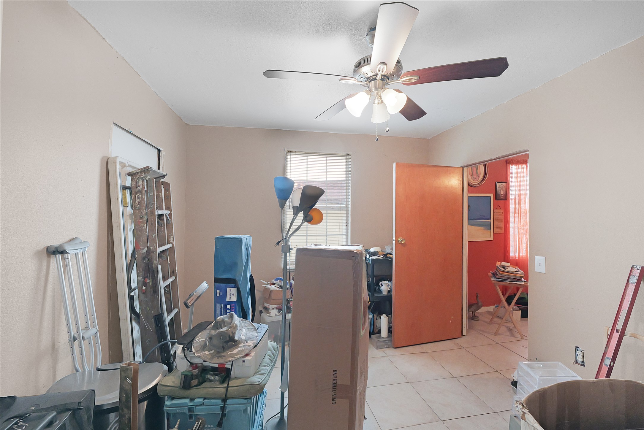 7525 Canal Street Houston, TX 77012 - Photo 10 of 18 a view of a room with gym equipment