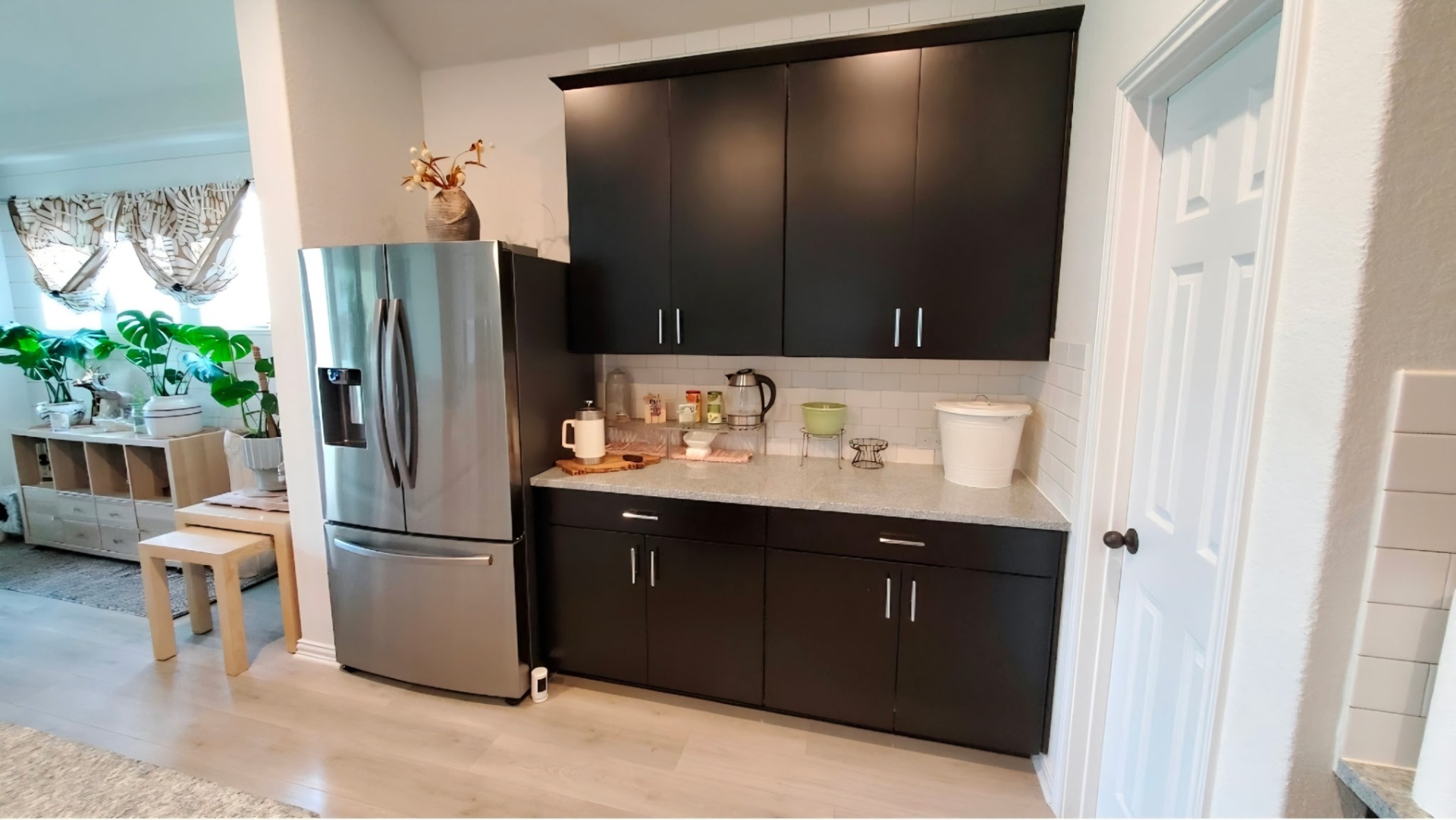 3833 Mercer Road Georgetown, TX 78628 - Photo 11 of 25 A well-appointed kitchen corner offers stainless steel appliances and ample cabinetry.