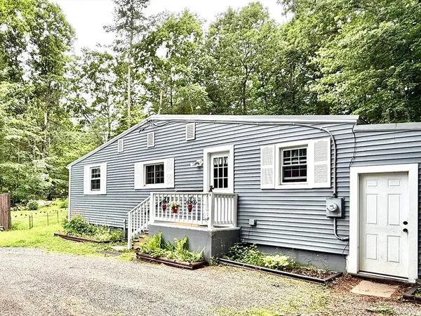 $289,000 | 753 Daniel Shays Highway, Belchertown, MA 01007