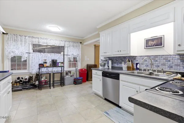 $374,000 | 8156 Renfrow Road, Kenly, NC 27542