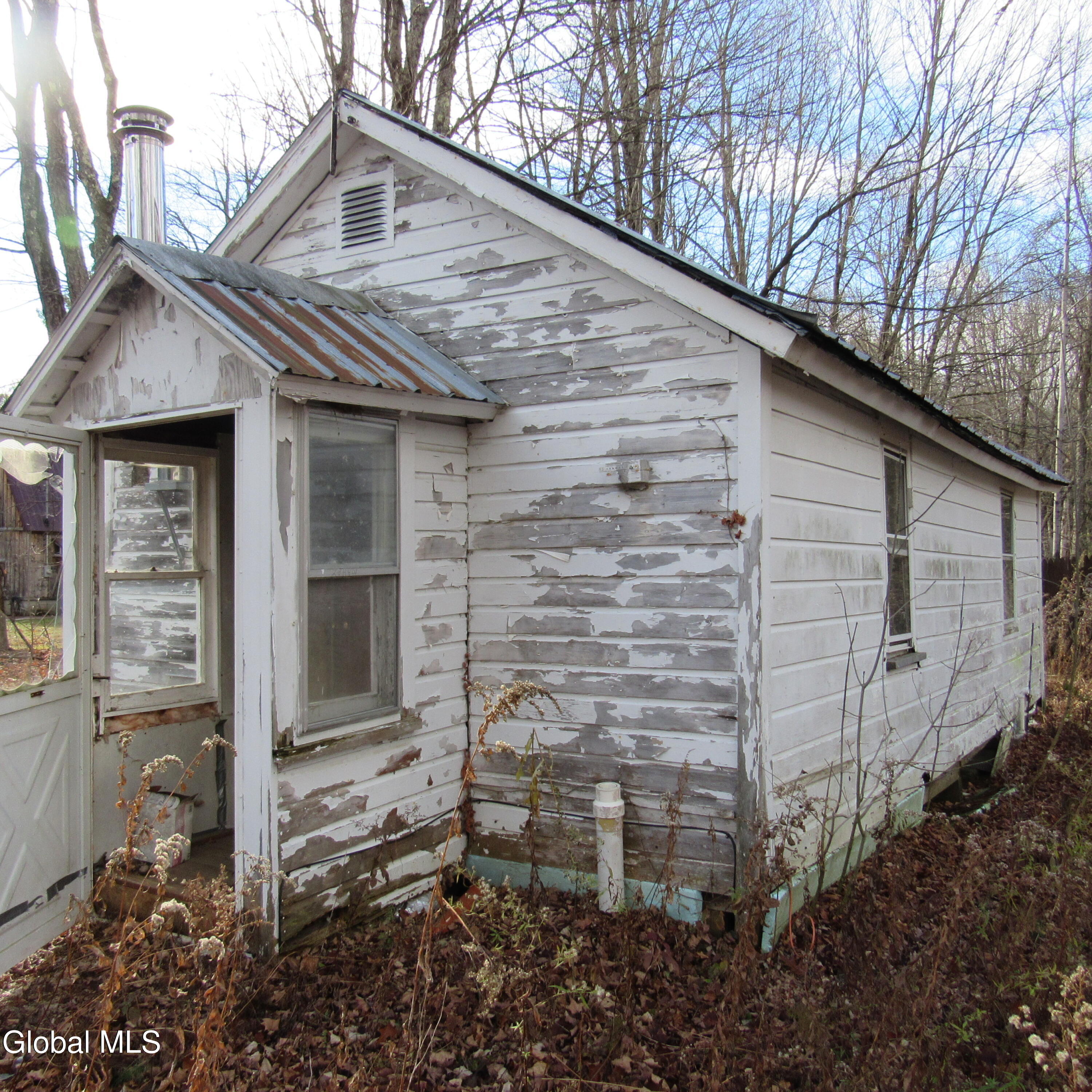 44 Sinclair Road Edinburg, NY 12134 - Photo 4 of 17 IMG_2271