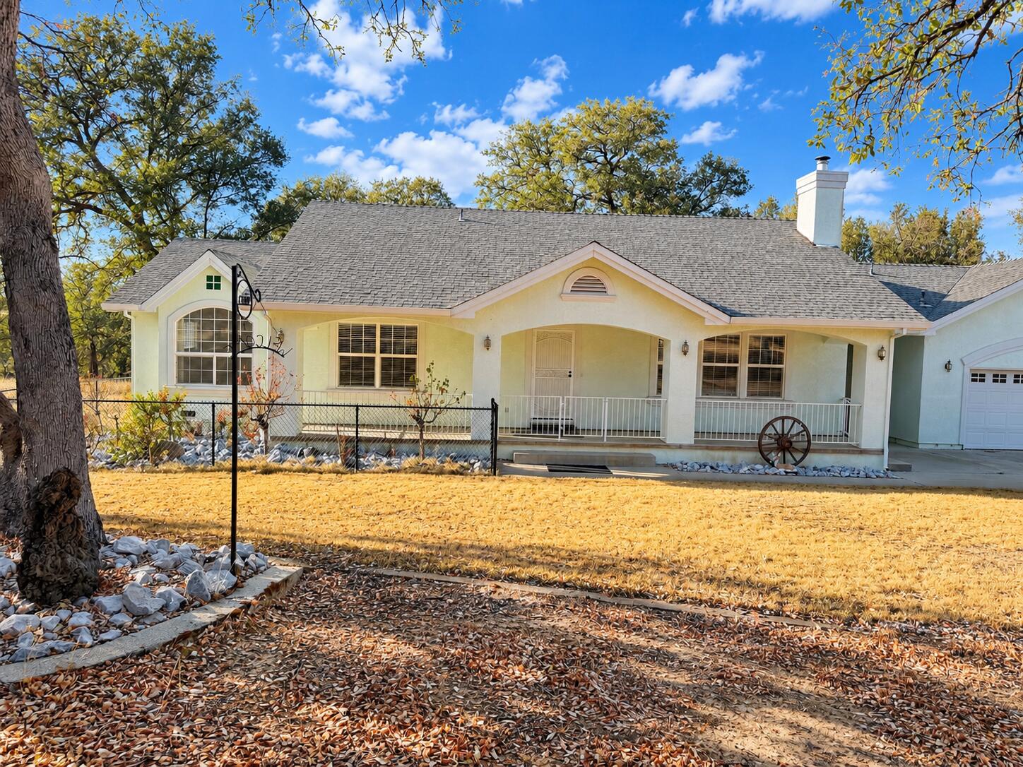 13725 Gas Point Road Igo, CA 96047 - Photo 6 of 23 Sunny Country Ranch House