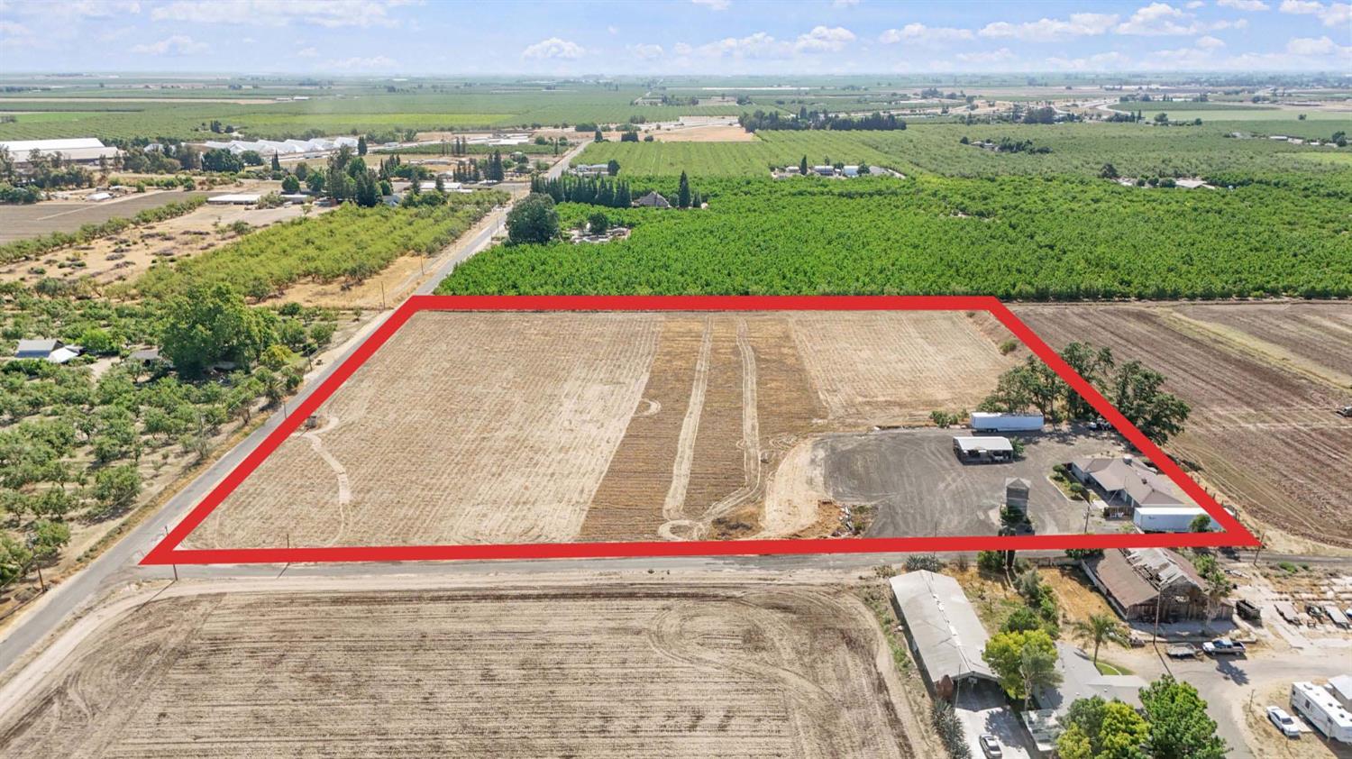 18365 East Clausen Road Turlock, CA 95380 - Photo 20 of 28 a view of swimming pool with a yard and mountain view