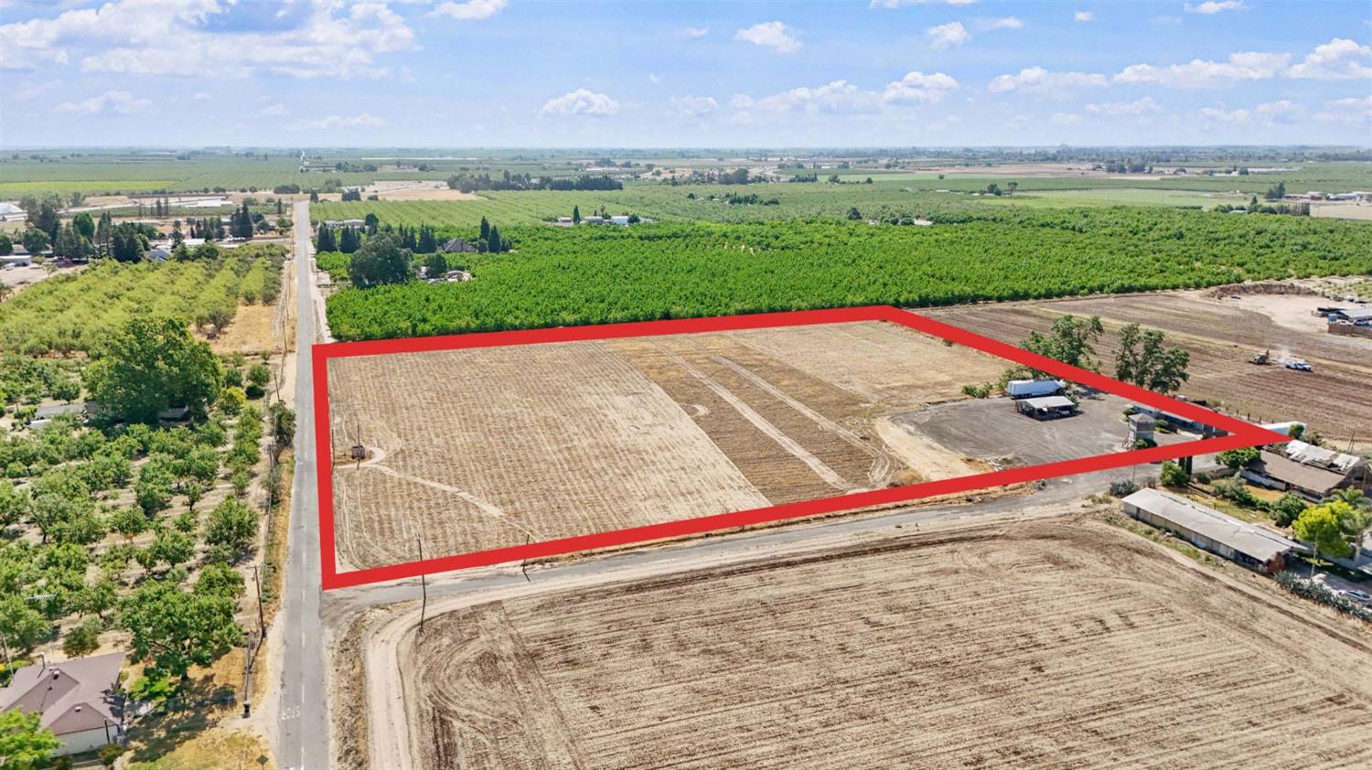 18365 East Clausen Road Turlock, CA 95380 - Photo 23 of 28 a view of a road with an ocean view