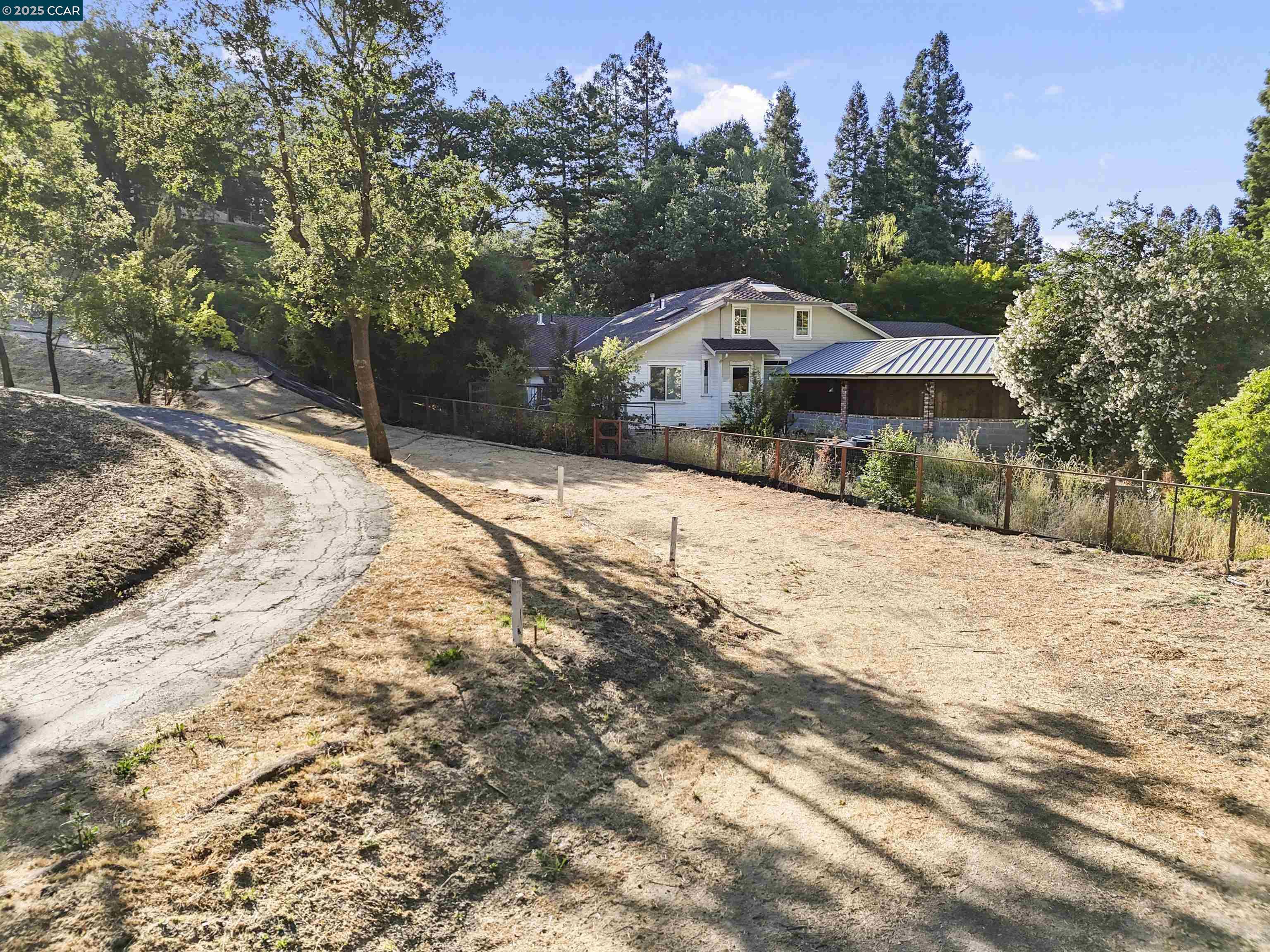 221 Dean Road Alamo, CA 94507 - Photo 5 of 31