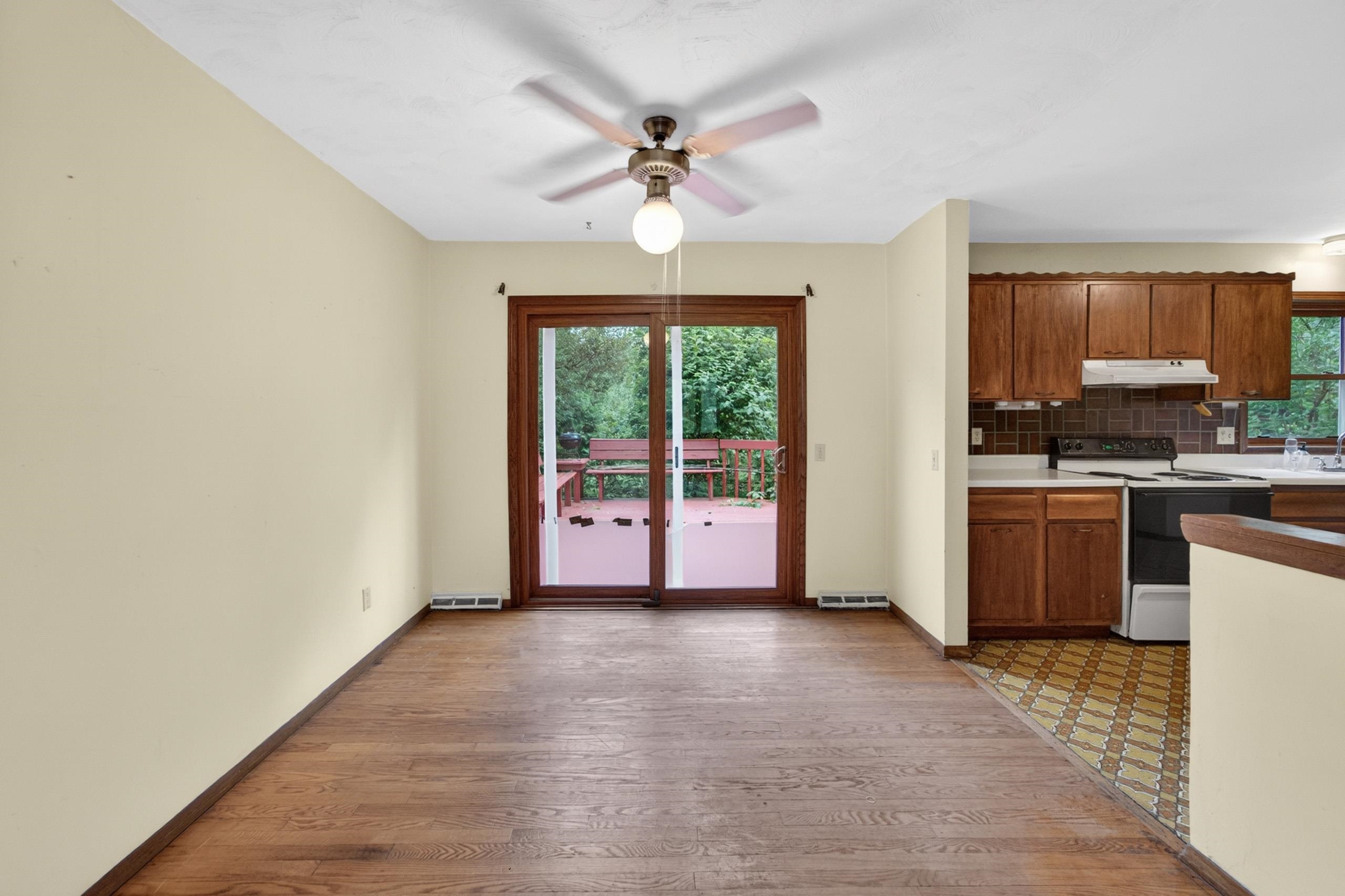 1605 Maple Street Middleton, WI 53562 - Photo 6 of 30