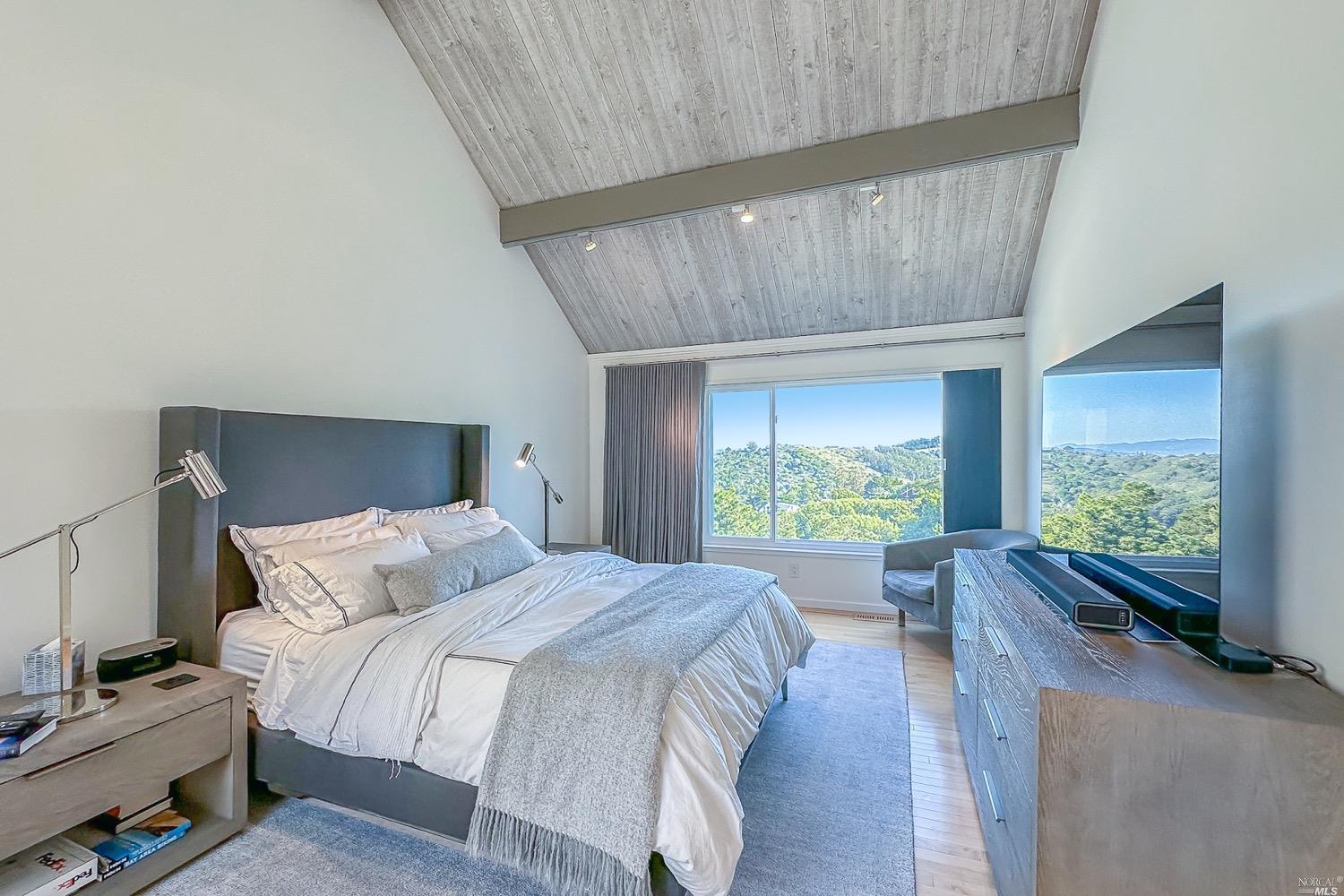 432 Durant Way Mill Valley, CA 94941 - Photo 33 of 69 a bedroom with a bed and a large window