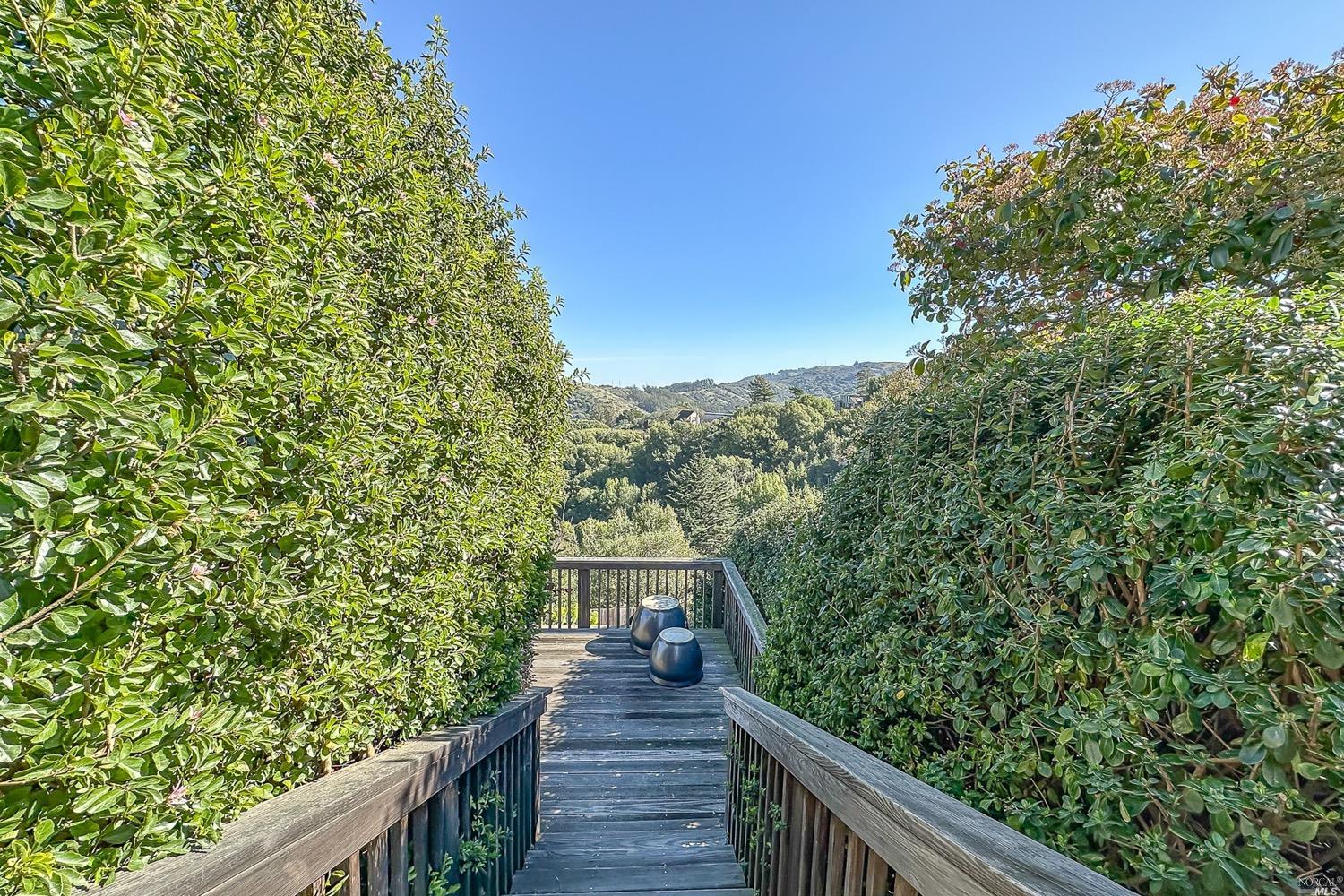 432 Durant Way Mill Valley, CA 94941 - Photo 51 of 69 a view of a balcony with wooden fence and floor