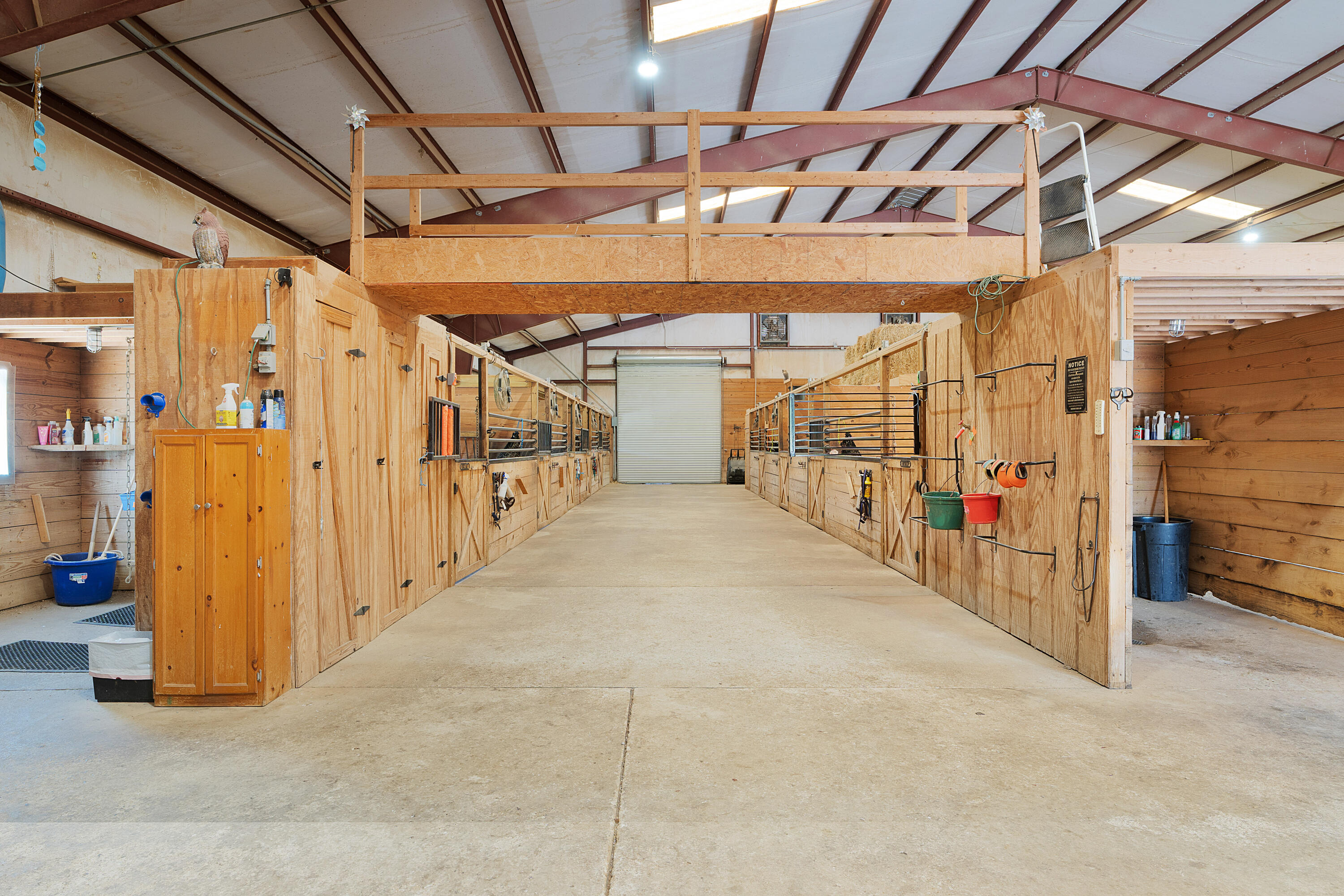 527 Reads Lake Road Chattanooga, TN 37415 - Photo 43 of 100 124 - 527 Reads Lake - Horse Barn