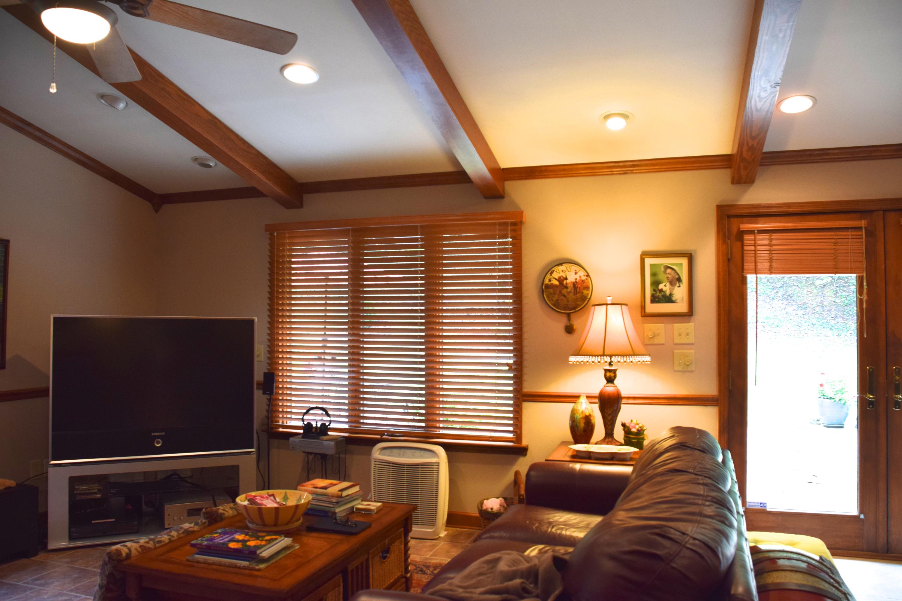 285 County Road 67 Riceville, TN 37370 - Photo 5 of 30 5 Living Room