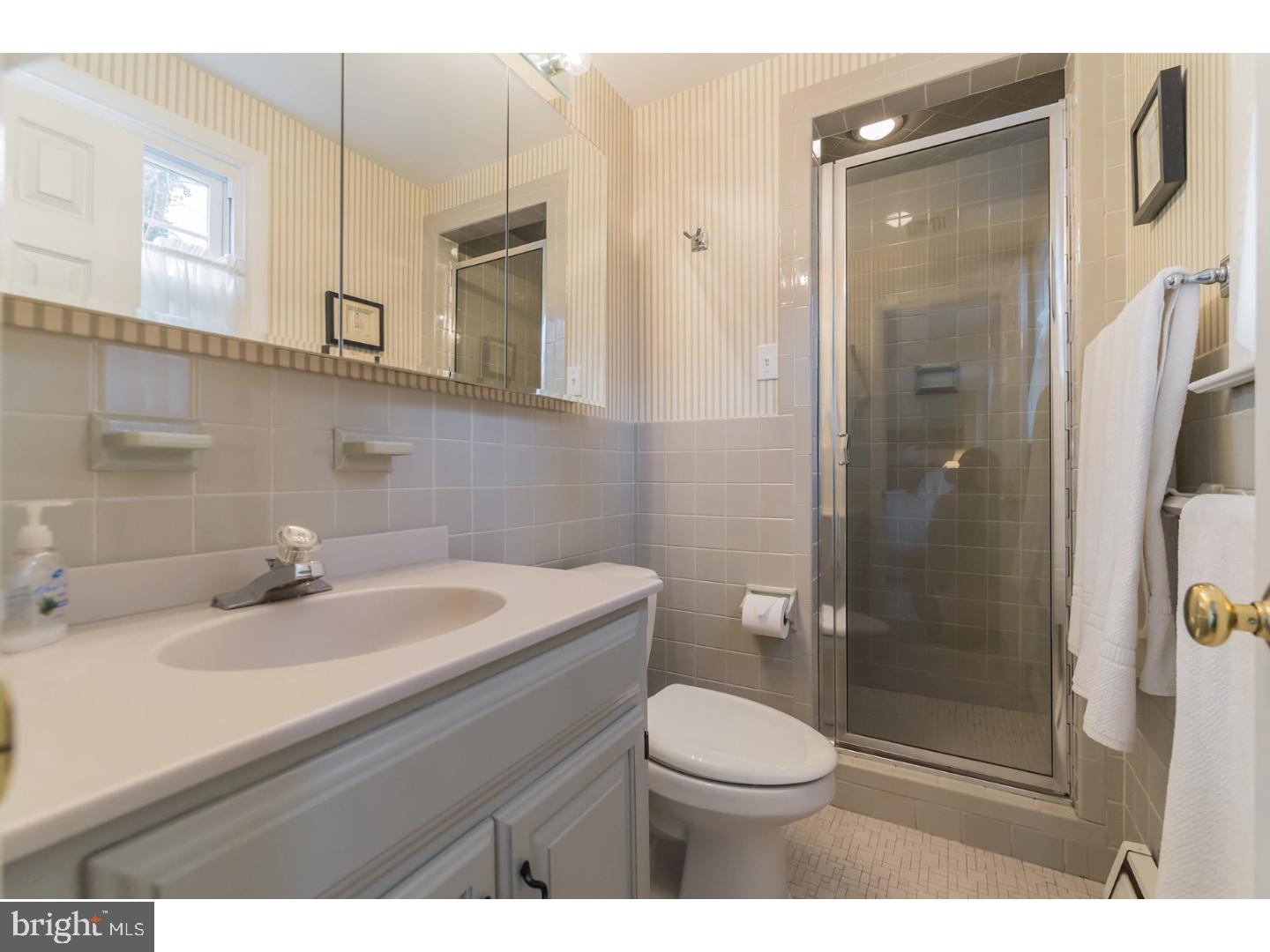 106 Cove Road Broomall, PA 19008 - Photo 13 of 25 Master Bathroom