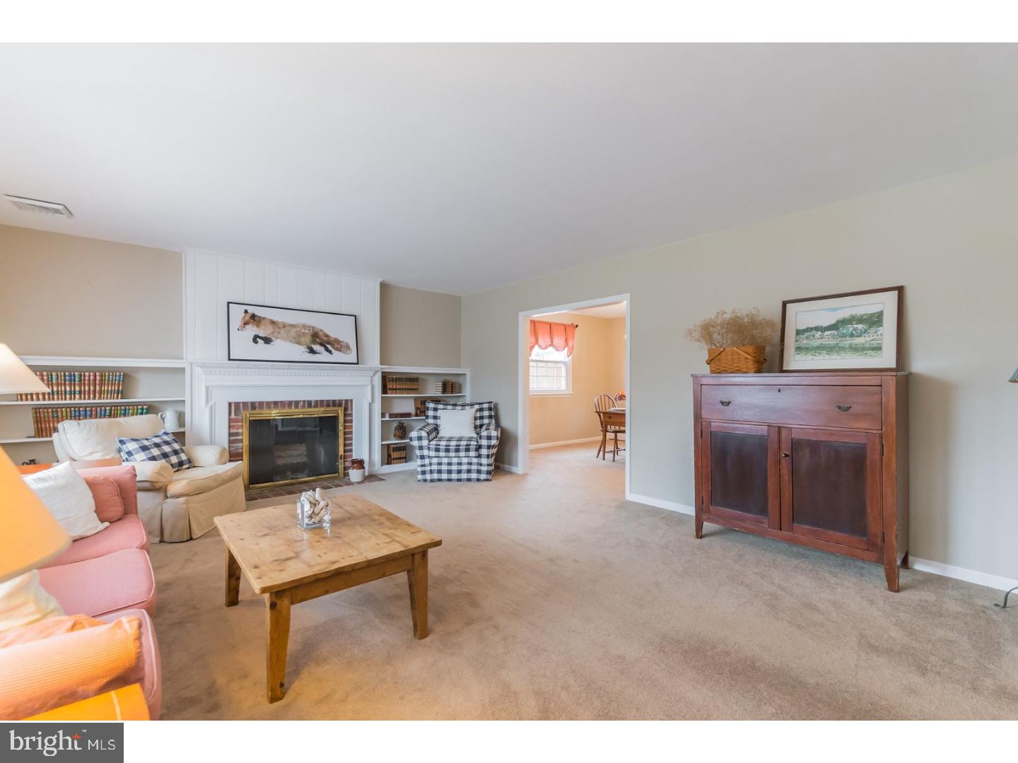 106 Cove Road Broomall, PA 19008 - Photo 3 of 25 Living Room