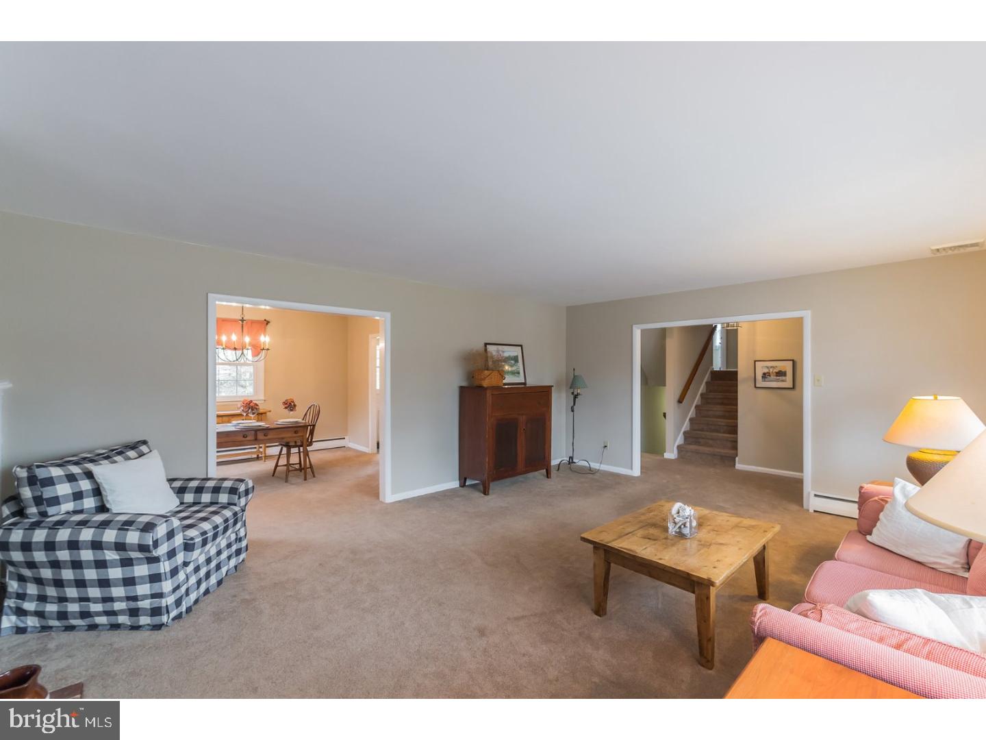 106 Cove Road Broomall, PA 19008 - Photo 5 of 25 Living Room