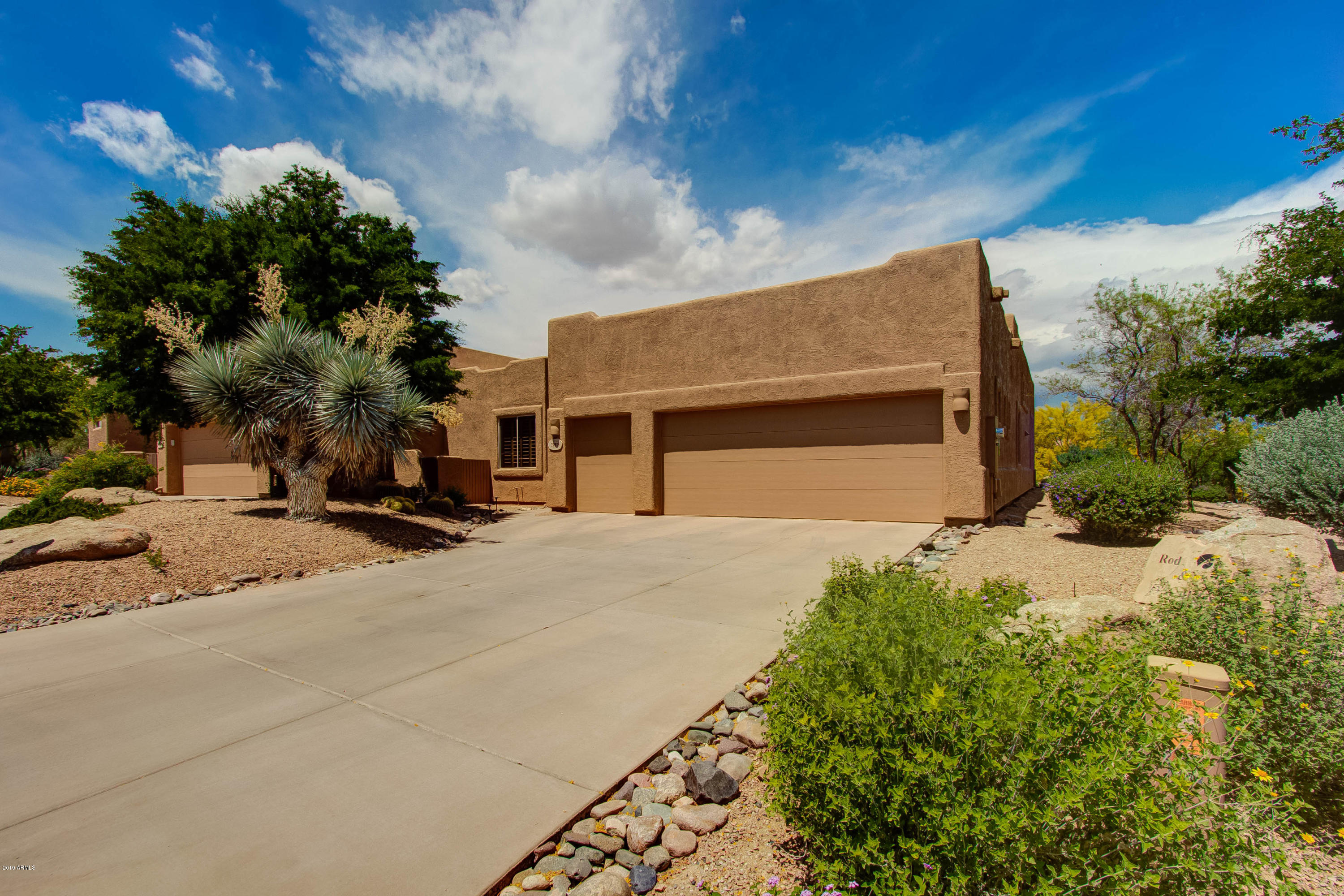 27925 North Quail Spring Road Rio Verde, AZ 85263 - Photo 4 of 40 002_Front Left