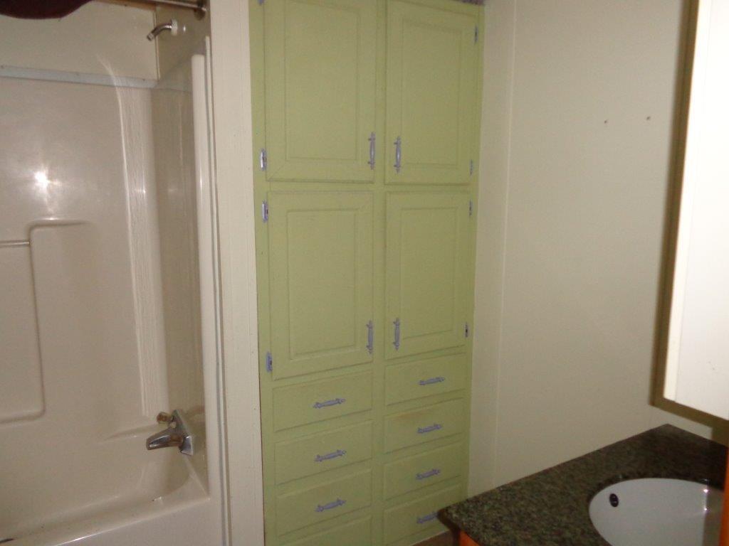 80 Reef Road Waldoboro, ME 04572 - Photo 15 of 26 BATHROOM