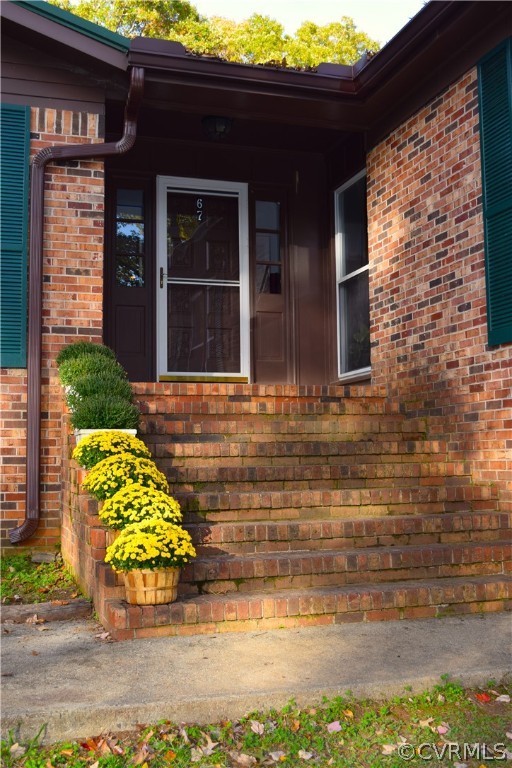 67 Mahan Road Farmville, VA 23901 - Photo 2 of 49 a front view of a house with a yard
