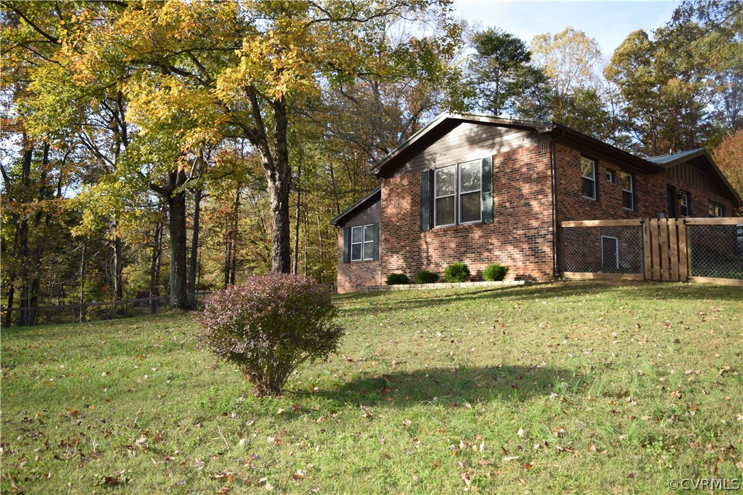 67 Mahan Road Farmville, VA 23901 - Photo 5 of 49 a backyard of a house with lots of green space