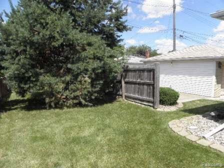 24495 Ridgecroft Avenue Eastpointe, MI 48021 - Photo 16 of 16 Backyard