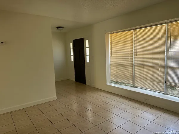 $1,065 | 7138 Brecon, San Antonio, TX 78239
