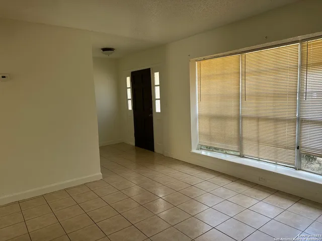 $1,115 | 7138 Brecon, San Antonio, TX 78239