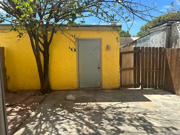 $1,065 | 7138 Brecon, San Antonio, TX 78239