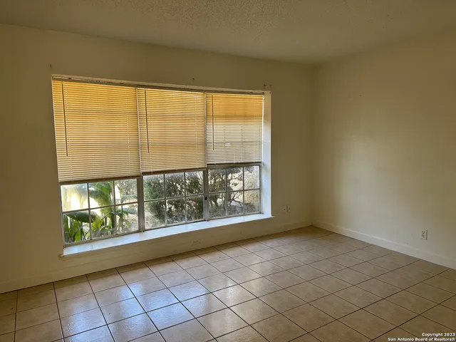 $1,115 | 7138 Brecon, San Antonio, TX 78239