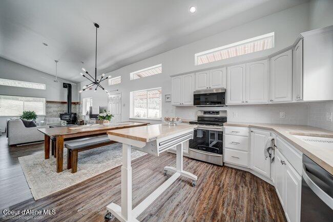 200 Agte Road Plummer, ID 83851 - Photo 12 of 51 Kitchen and dining